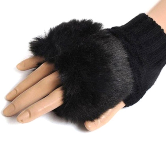 🎀 New black fingerless faux fur gloves winter - Picture 3 of 7